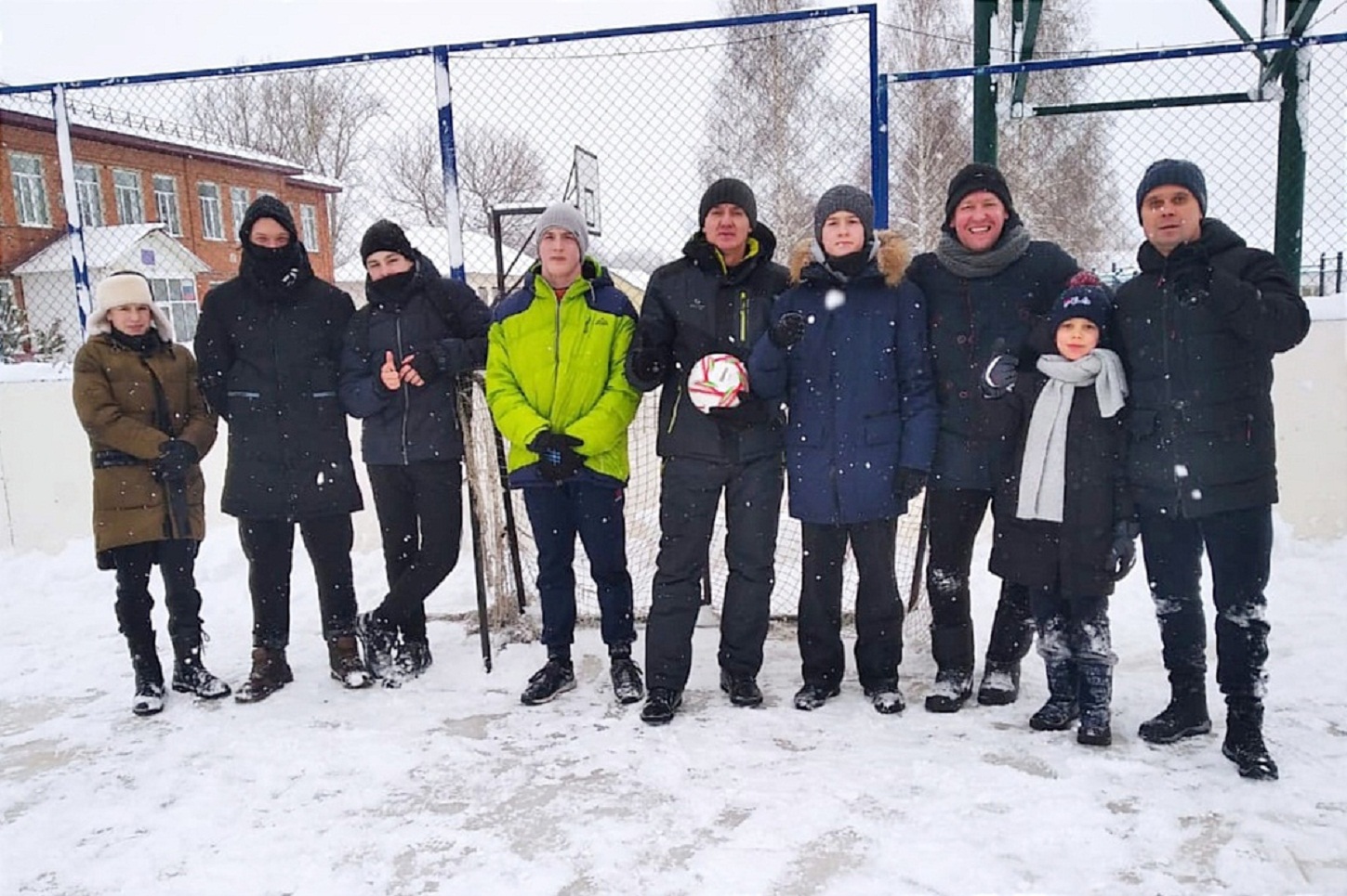 Декаду спорта и здоровья открыли спортивные мероприятия на свежем воздухе