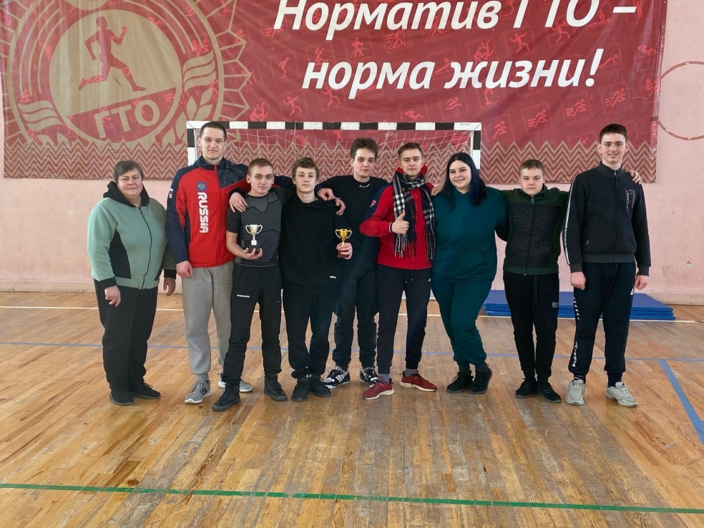 В спортивной школе для юношей и девушек прошла военно-спортивная игра "Мы вместе"
