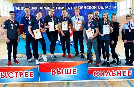 В Иссе состоялся IV межрегиональный турнир по армрестлингу «День Победы»