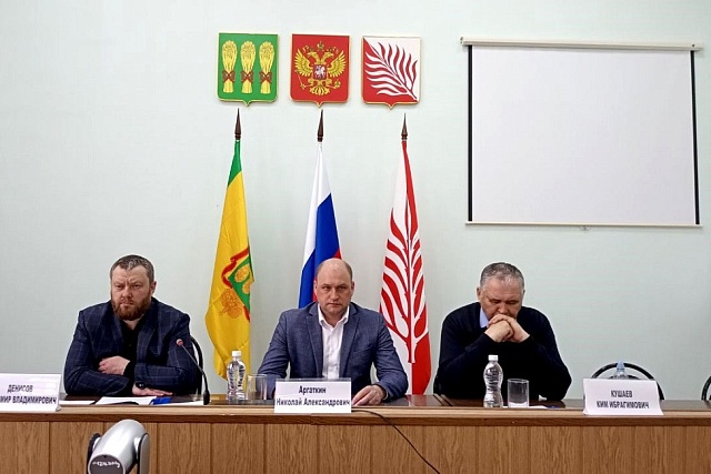 В Иссинском районе прошла внеочередная сессия Собрания представителей В Иссинском районе прошла внеочередная сессия Собрания представителей