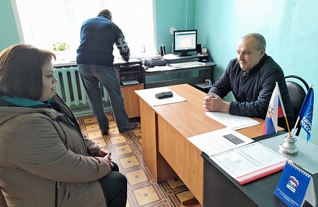 Депутат Собрания представителей Иссинского района Пензенской области Александр Антонов провел прием населения Депутат Собрания представителей Иссинского района Пензенской области Александр Антонов провел прием населения