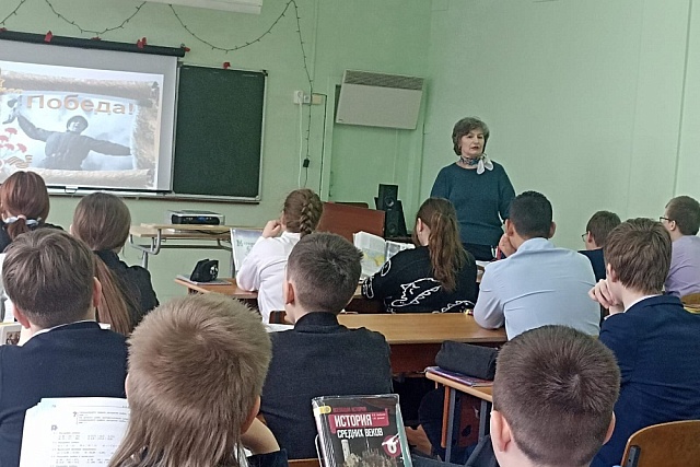 Заведующий сектором по делам архива администрации Иссинского района Елена Бараева провела школьный урок в МБОУ «Лицей р.п. Исса имени Н.Н. Гаврилова»