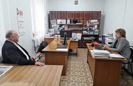 Депутат Собрания представителей Иссинского района Пензенской области Владимир Кузнецов проводит встречи с населением Депутат Собрания представителей Иссинского района Пензенской области Владимир Кузнецов проводит встречи с населением