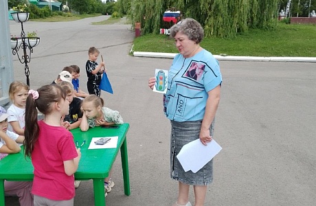 На площади РДК прошла увлекательная конкурсно-игровая программа «Будьте осторожны на дороге» На площади РДК прошла увлекательная конкурсно-игровая программа «Будьте осторожны на дороге»