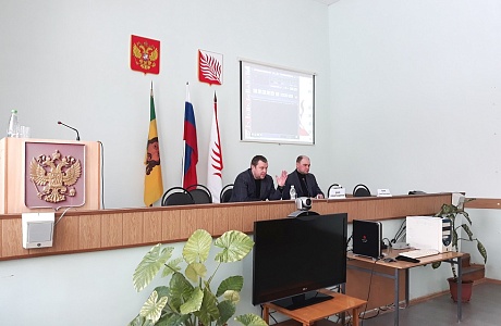 В Иссинском районе прошла очередная сессия Собрания представителей