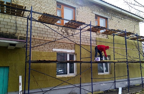 Специалисты проконтролировали ход работ по капитальному ремонту МКД в р.п. Исса
