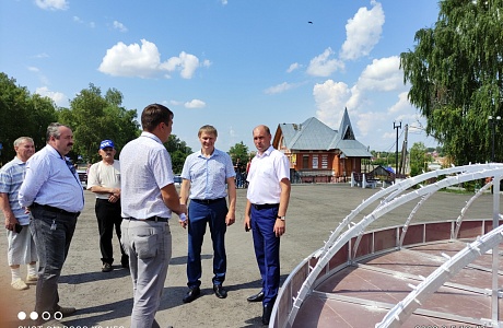 Дмитрий Петров проинспектировал объект благоустройства в Иссе