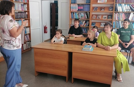 В Центральной районной библиотеке р.п. Исса прошла беседа «Ангелы Донбасса» В Центральной районной библиотеке р.п. Исса прошла беседа «Ангелы Донбасса»