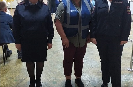 Народные дружинники осуществляли охрану общественного порядка в день проведения праздничного мероприятия «Выпускной вечер» Народные дружинники осуществляли охрану общественного порядка в день проведения праздничного мероприятия «Выпускной вечер»