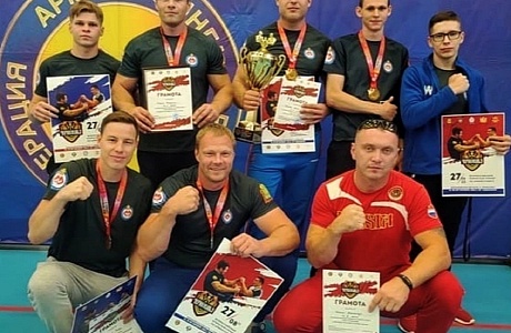 Иссинские армрестлеры добились очередных блестящих успехов