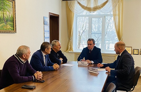 Валерий Лидин принял в работу обращения жителей Иссинского района