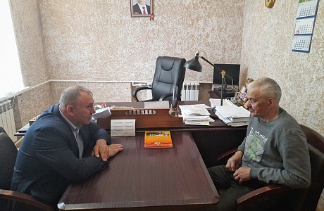 Депутат Собрания представителей Иссинского района Пензенской области Тахир Гафаров провел прием граждан 