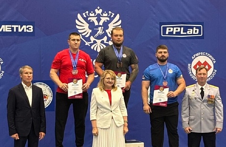 Пензенец Кирилл Юхно стал абсолютным чемпионом на „Кубке Отечества“ по армрестлингу