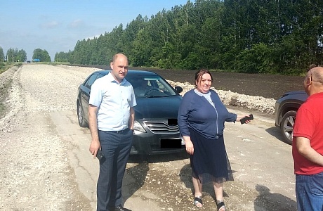 Исполняющий обязанности главы Иссинского района Николай Аргаткин проверил ход проведения ремонта автодороги "Подъезд к с. Бекетовка"