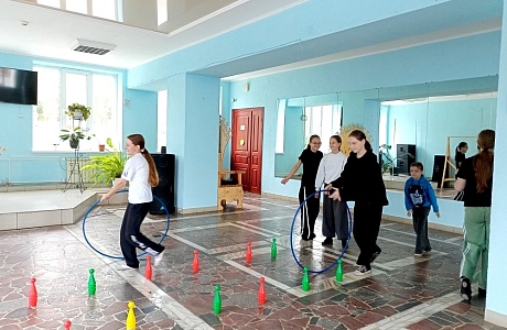 Спортивно-игровая программа «Сильный, ловкий, озорной» Спортивно-игровая программа «Сильный, ловкий, озорной»