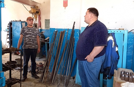 Депутат Собрания представителей Иссинского района Пензенской области Рушан Булатов проводит встречи с трудовыми коллективами 