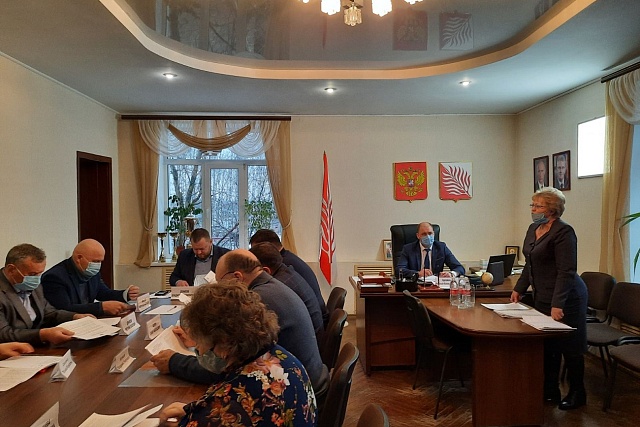 В Иссинском районе прошла очередная сессия Собрания представителей