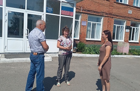 Депутат Собрания представителей Иссинского района Пензенской области Татьяна Сатыренко встретилась с населением