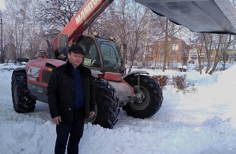 Депутаты Собрания представителей Иссинского района продолжают участие в  акции "Рука помощи"