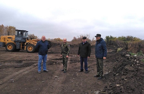 Глава Иссинского района Николай Аргаткин проконтролировал ход ликвидации свалки