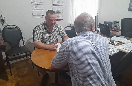 Депутат Собрания представителей Иссинского района Пензенской области Владимир Денисов провел прием населения