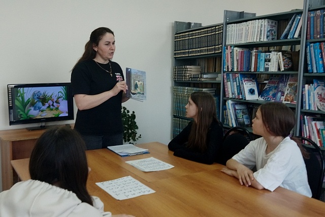 Познавательная экскурсия «Мы сегодня в книжный дом на экскурсию идём» прошла в библиотеке села Булычёво