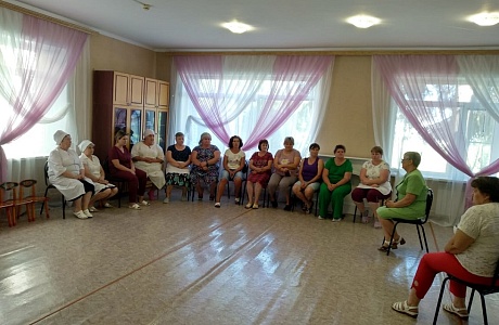 Начальник Управления соцзащиты населения Татьяна Юрина проводит встречи с трудовыми коллективами