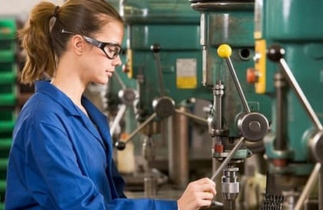 Утвержден новый перечень производств, работ и должностей, на которых ограничивается труд женщин