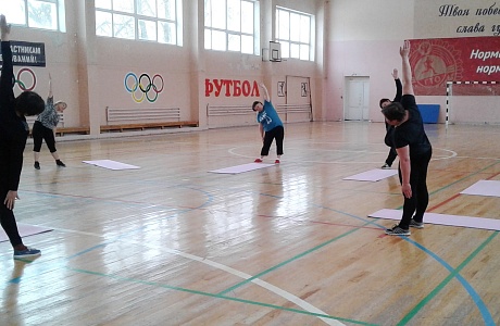 В детско-юношеской спортивной школе прошел мастер-класс по оздоровительной гимнастике