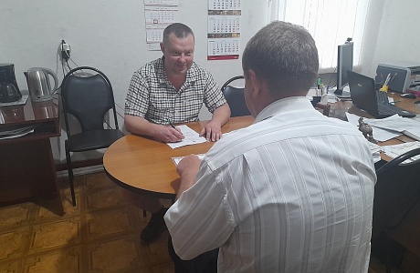 Депутат Собрания представителей Иссинского района Пензенской области Владимир Денисов провел прием населения