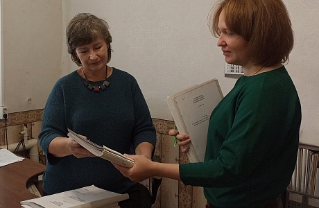 Продолжается прием документов от организаций источников комплектования в сектор по делам архива администрации  Иссинского района