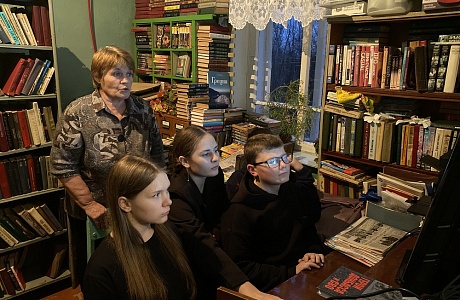 Патриотический час «Героями не рождаются, героями становятся!» в библиотеке с. Новотрехсвятское Патриотический час «Героями не рождаются, героями становятся!» в библиотеке с. Новотрехсвятское