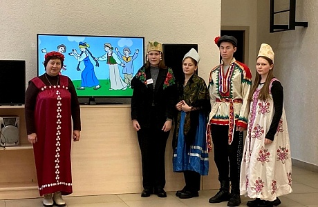 В рамках реализации проекта «Пушкинская карта» в сельском Доме культуры с. Каменный Брод проведен цикл программ «Игры народов России»