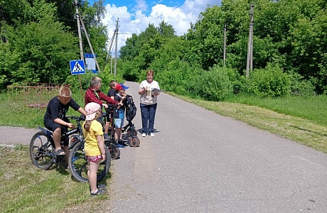В Булычевском сельском доме культуры для детей было проведено познавательное мероприятие «Всем ребятам нужно знать, как по улицам шагать!» 