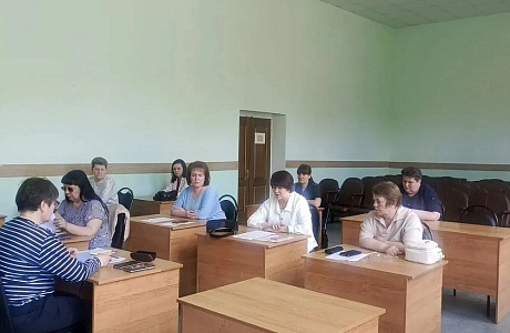 Заседание комиссии по делам несовершеннолетних и защите их прав Иссинского района