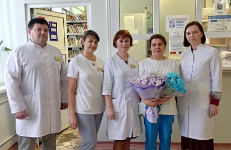 Cотрудники ГБУЗ "Иссинская участковая больница" проводили свою коллегу - медицинскую сестру функциональной диагностики Новиченкову Наталию Ивановну на заслуженный отдых