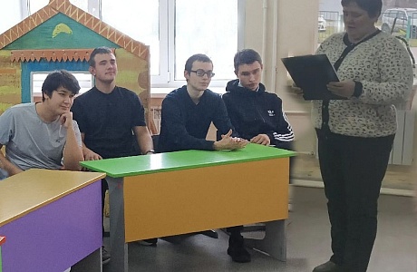 Тематическая беседа «Факты о вреде курения» в библиотеке с.Уварово
