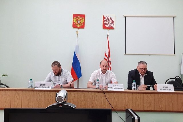 В Иссинском районе прошла очередная сессия Собрания представителей В Иссинском районе прошла очередная сессия Собрания представителей