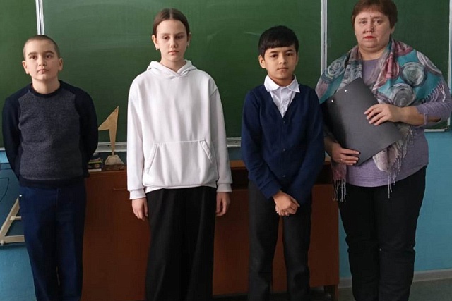 В библиотеке с. Уварово проведен час познания «Чистое слово. Чистая речь. Чистая душа» В библиотеке с. Уварово проведен час познания «Чистое слово. Чистая речь. Чистая душа»