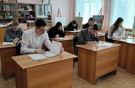 В Иссинском районе определены победители районного этапа областной олимпиады среди обучающихся 10-11 классов общеобразовательных организаций по основам избирательного права и избирательного процесса