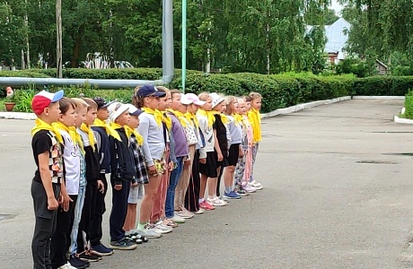 Военно-патриотическая игра "Зарница" Военно-патриотическая игра "Зарница"