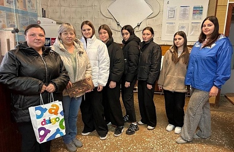 Поздравление сотрудников почты р.п. Исса от Молодой Гвардии 