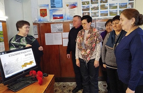  Час исторической памяти "Не уйдёт из памяти война" в библиотеке села Уварово Иссинского района