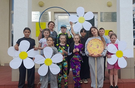 Спортивно – игровой час «Лето! Ура!» в СДК с. Каменный Брод Спортивно – игровой час «Лето! Ура!» в СДК с. Каменный Брод
