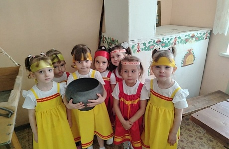 В Детском саду р.п. Исса прошло занятие на тему "Путешествие в русскую избу" В Детском саду р.п. Исса прошло занятие на тему "Путешествие в русскую избу"