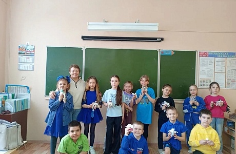 Занятие по арт-терапии в пришкольном лагере «Карусель» лицея рабочего посёлка Исса