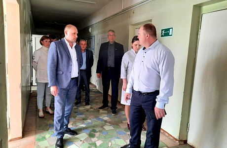 Глава Иссинского района Николай Аргаткин посетили терапевтический корпус районной больницы Глава Иссинского района Николай Аргаткин посетили терапевтический корпус районной больницы