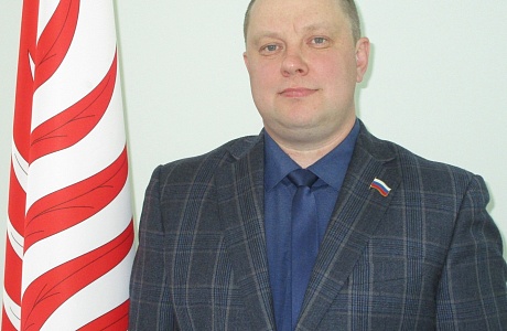 Владимир Денисов: Пусть в вашей работе будет как можно меньше огня и копоти, тревог и экстренных вызовов, горя и слез 