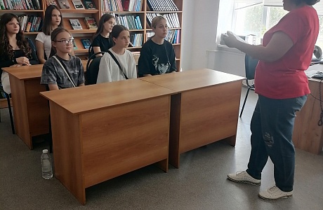 В Центральной районной библиотеке р.п. Исса прошёл час памяти, посвящённый героической обороне Брестской крепости в начале Великой Отечественной войны В Центральной районной библиотеке р.п. Исса прошёл час памяти, посвящённый героической обороне Брестской крепости в начале Великой Отечественной войны