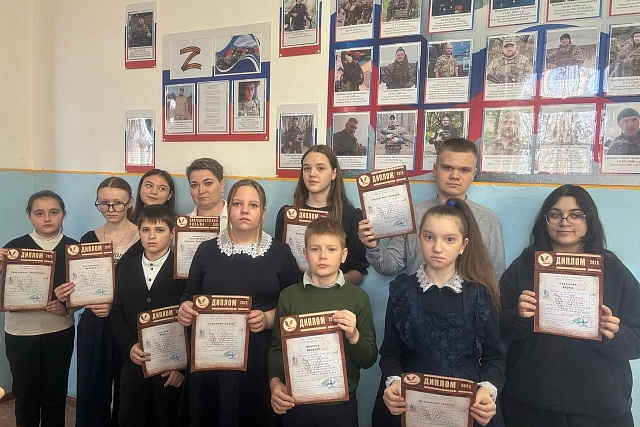 Обучающиеся МБОУ «Средняя школа с. Булычево» приняли активное участие в народной патриотической акции "Рисуем Победу"